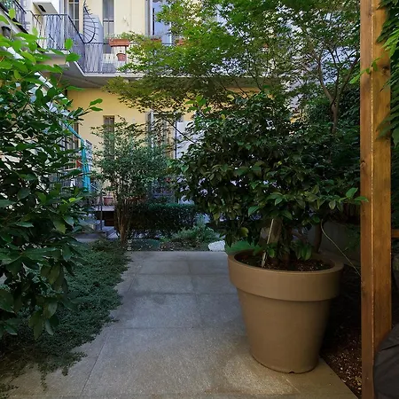 Urbana Apartment